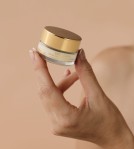 Crema contorno occhi antirughe ai peptidi per pelli mature